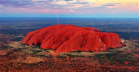 Uluru, el misterioso monte de Australia que nadie puede escalar - Billiken