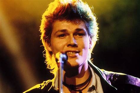 Pin By Sandrinha On Morten Harket In Singer Lead Singer Human