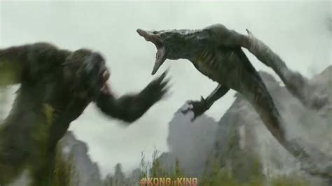 The Military Controls The Skull Crawlers Kong Skull Island Youtube