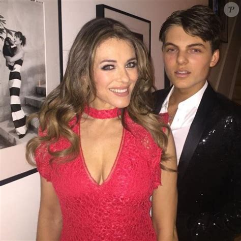 Photo Elizabeth Hurley Et Son Fils Damian Mars Purepeople