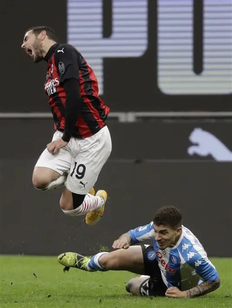 FOTO AC Milan Keok Atas Tamunya Napoli Di San Siro Foto Liputan6