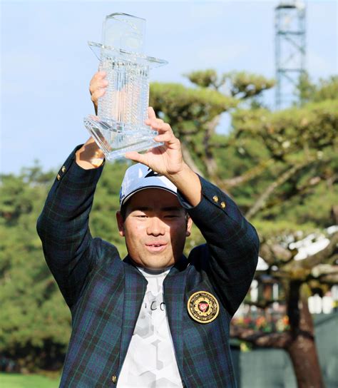 比嘉一貴が今季4勝目 身長158cmの“小さな巨人” 史上最も小柄な賞金王誕生へ王手 国内男子ゴルフ写真ニュース 日刊スポーツ