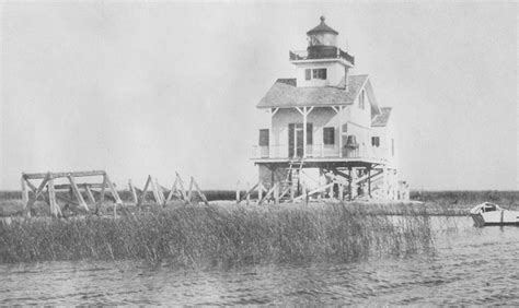 Lake Borgne Lighthouse, Mississippi at Lighthousefriends.com