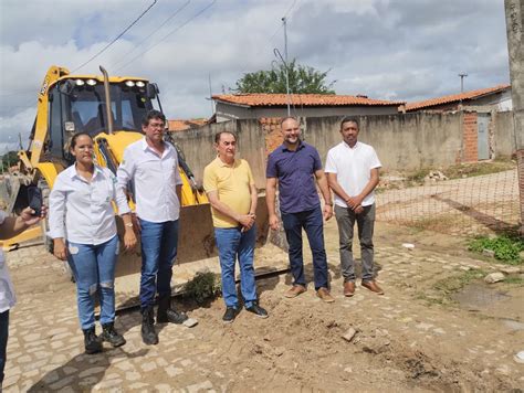 Prefeito Ant Nio Reis Visita Obras De Saneamento B Sico Em Floriano