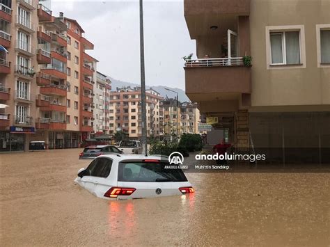 Artvin De Derenin Ta Mas Sonucu Baz Ev Ve I Yerlerini Su Bast