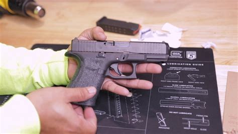 Como Instalar El Talon Grip Glock19 Youtube