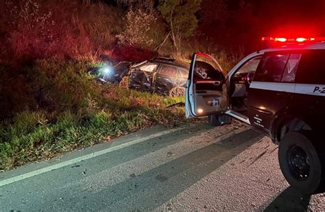 Homem Morre Ap S Ser Arremessado De Carro Em Capotamento Na Sp