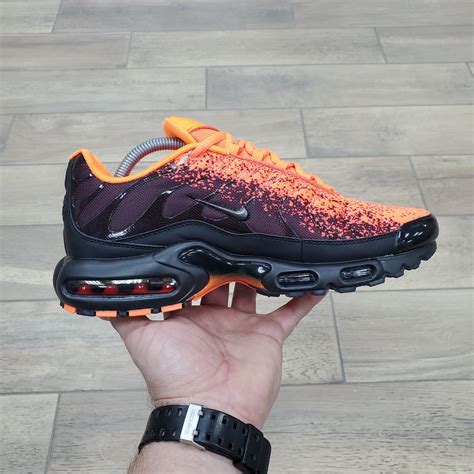 Оранжевые мужские и подростковые кроссовки Найк Эйр Макс Плюс Тн Nike Air Max Plus Tn Orange