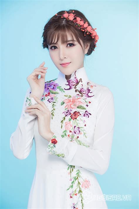 Hot girl và hot boy Việt 13 12 Midu chọn cuộc sống thanh tịnh Bà Tưng khoe vai trần gợi cảm