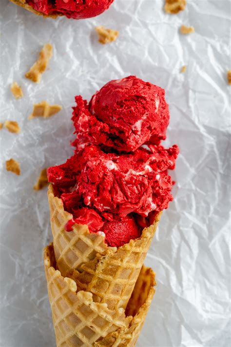 BEST Red Velvet Ice Cream - fitandfull.ca