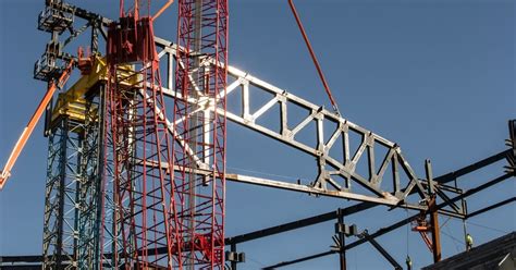 First Massive Roof Truss Installed For Red Wings Arena Crain S Detroit Business