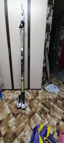 Беговые лыжи ТИСА с ботинками и палками, крепление автомат. Ботинки 40 ...