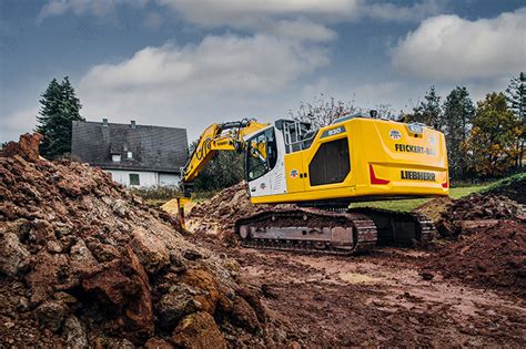 Four New Liebherr Machines For Feickert Liebherr