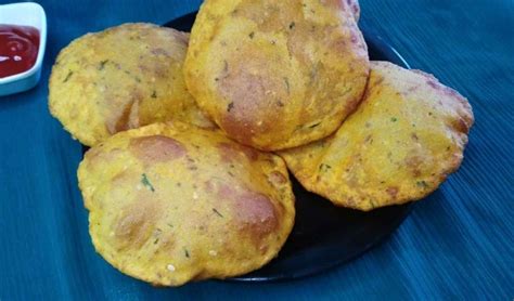 Aloo Puri Recipe | Aloo Ki Poori | How to make Aloo Puri