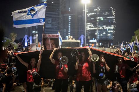 Milhares protestam contra governo de Israel em várias cidades SIC