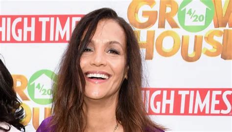 Angela Means Biography, Age, Family, Images, Net Worth - Bioofy