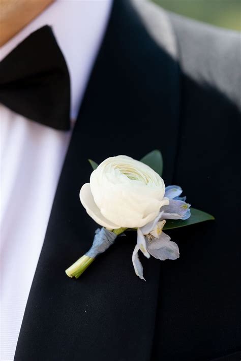 White Ranunculus Delphinium Bout In White Ranunculus Hydrangea