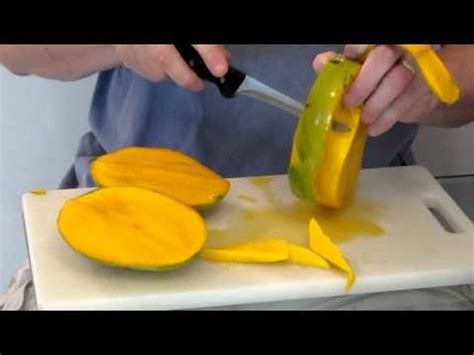 Mango How To Cut And Peel A Mango Youtube Peeling A Mango How To