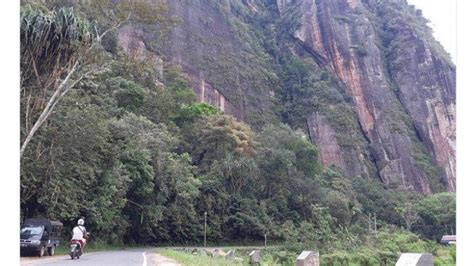 Bak Benteng Pertahanan Kawasan Wisata Lembah Harau Dijaga Tebing