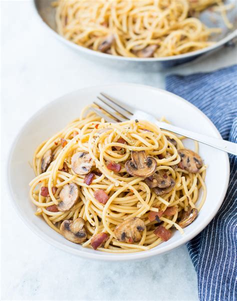 Garlic Mushroom Spaghetti With Bacon The Flavours Of Kitchen