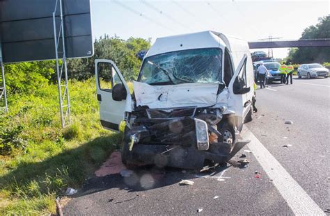 A Bei Baden Baden Schwerer Unfall Mit Vier Verletzten