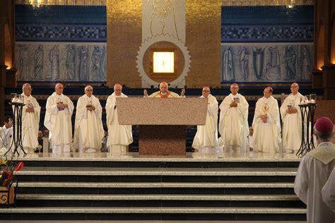 Dom Francisco Biasin preside missa do terceiro dia da 60ª Assembleia