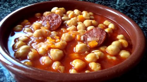 Guiso De Garbanzos Con Chorizo Una Receta Tradicional Y Sencilla De