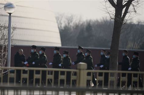 圖集：兩會登場前 北京現武警持槍監控組圖 維安 便衣 警察 特警持槍 大陸時政 看中國网