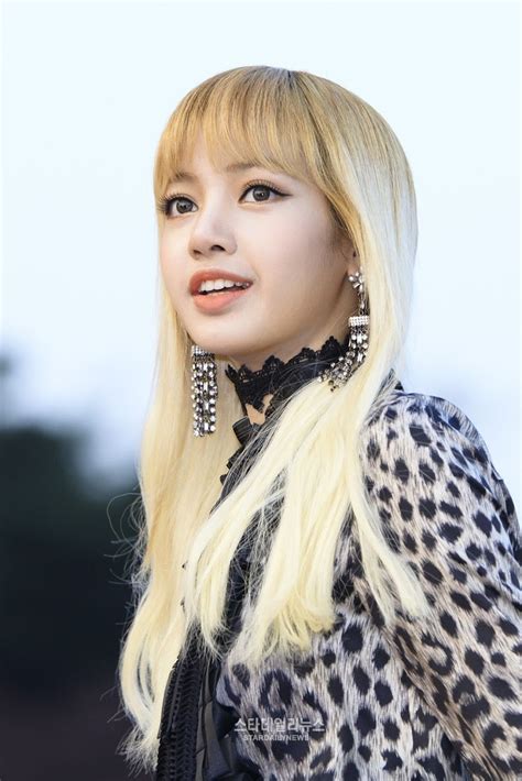 Times Blackpink Lisa Changed Her Hairstyle Since Debut