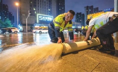 暴雨袭城，长沙城区多地积水 全城开启排涝抢险模式 中国新闻网湖南