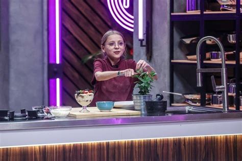 Martyna Wzorek Z Zagna Ska W Masterchef Nastolatki Przygotowa A