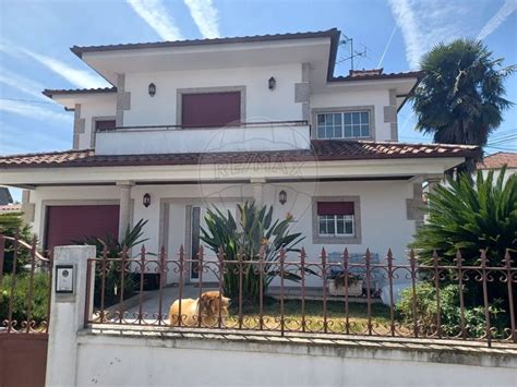 Casa ou moradia à venda na rua do Emigrante s n Azurém Guimarães