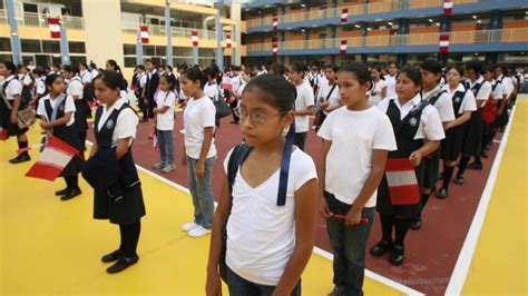 El Minedu prohibirá las ceremonias de formación escolar en verano RPP