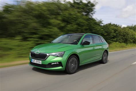 Comparatif vidéo Skoda Scala vs Kia Ceed le bal des outsiders