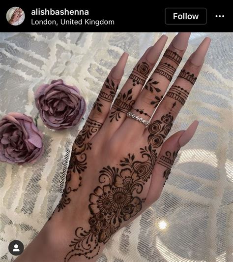 Pin su Henna Tatuaggi con henna Hennè mani Hennè