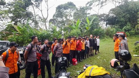 Tim Sar Evakuasi Dua Pendaki Tersesat Di Gunung Adeng Bali