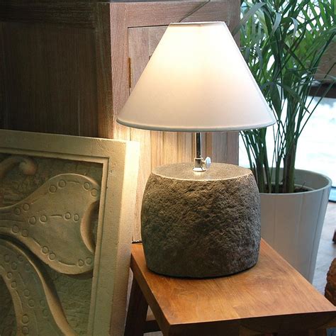 Klasične lampe: modeli u stilu klasičnog i neoklasičnog