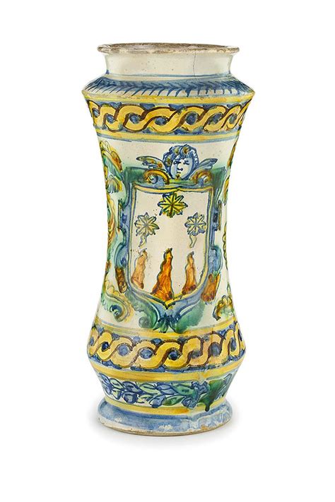 Lot 1311 ALBARELLO IN MAIOLICA POLICROMA FORNACE DI SCIACCA