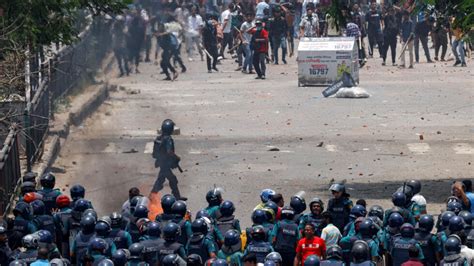 Em meio a violentos protestos estudantis em Bangladesh polícia prende