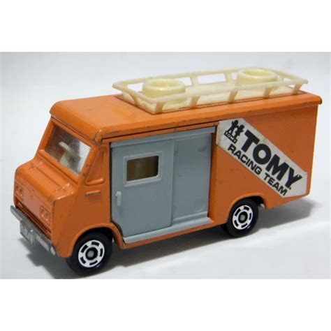 Tomica F49 Vintage Isuzu Elf Hi Roof Race Team Truck Global