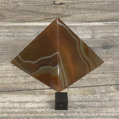 Pyramide En Agate Chauff E Lesmineraux Fr