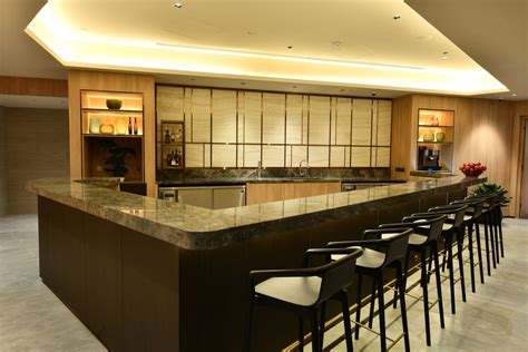 Changi Lounge - Jewel Changi Airport | Changi, Open concept bar, Lounge