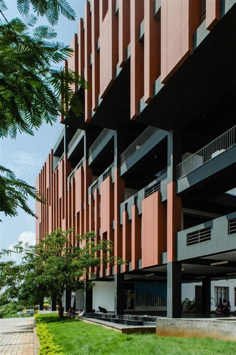 Escola De Arquitetura Da Crescent University Architecturered