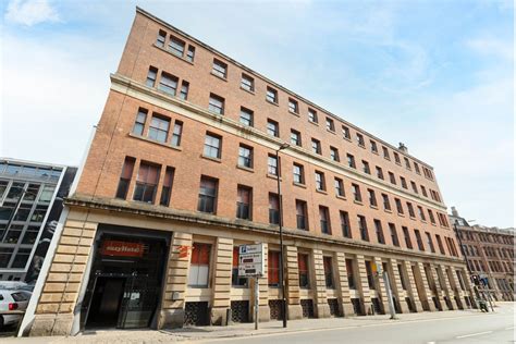 easyHotel Manchester City Centre | Book Direct £⬇️ | easyHotel