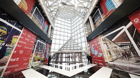 Shopping and entertainment center Blockbuster Mall