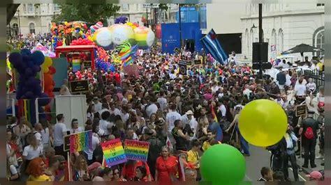 Watch Live Thousands Take To London Streets As Pride Parade Kicks Off Meaws Gay Site