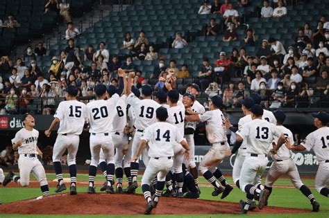 全国高校野球 南北海道大会 北海、40回目の夏つかむ 北海道栄に快勝 ／北海道 毎日新聞