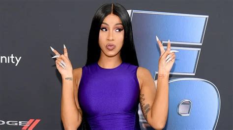 Critican A Cardi B Por Hacer Twerking Frente A Un Personaje Infantil