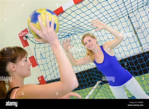 Women Handball Hi Res Stock Photography And Images Alamy