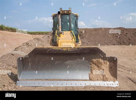 Bulldozer Earthmoving Hi Res Stock Photography And Images Alamy